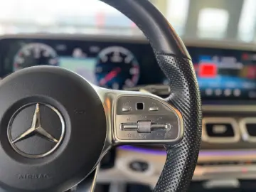 MERCEDES-BENZ GLS 400 d AMG HUD Pano 7 Sitze Distronic