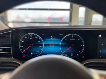 MERCEDES-BENZ GLS 400 d AMG HUD Pano 7 Sitze Distronic