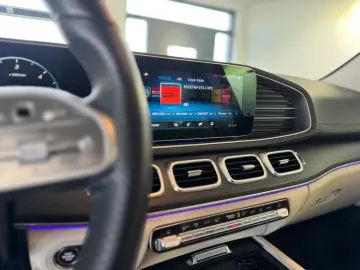 MERCEDES-BENZ GLS 400 d AMG HUD Pano 7 Sitze Distronic