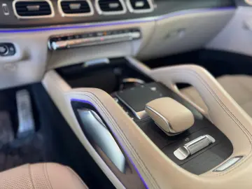 MERCEDES-BENZ GLS 400 d AMG HUD Pano 7 Sitze Distronic