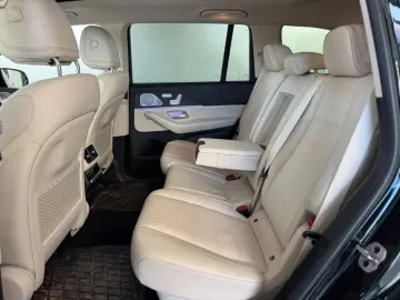 MERCEDES-BENZ GLS 400 d AMG HUD Pano 7 Sitze Distronic