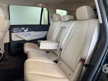 MERCEDES-BENZ GLS 400 d AMG HUD Pano 7 Sitze Distronic