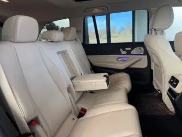 MERCEDES-BENZ GLS 400 d AMG HUD Pano 7 Sitze Distronic