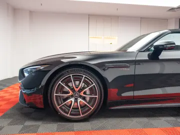 Mercedes Benz SL 43 AMG