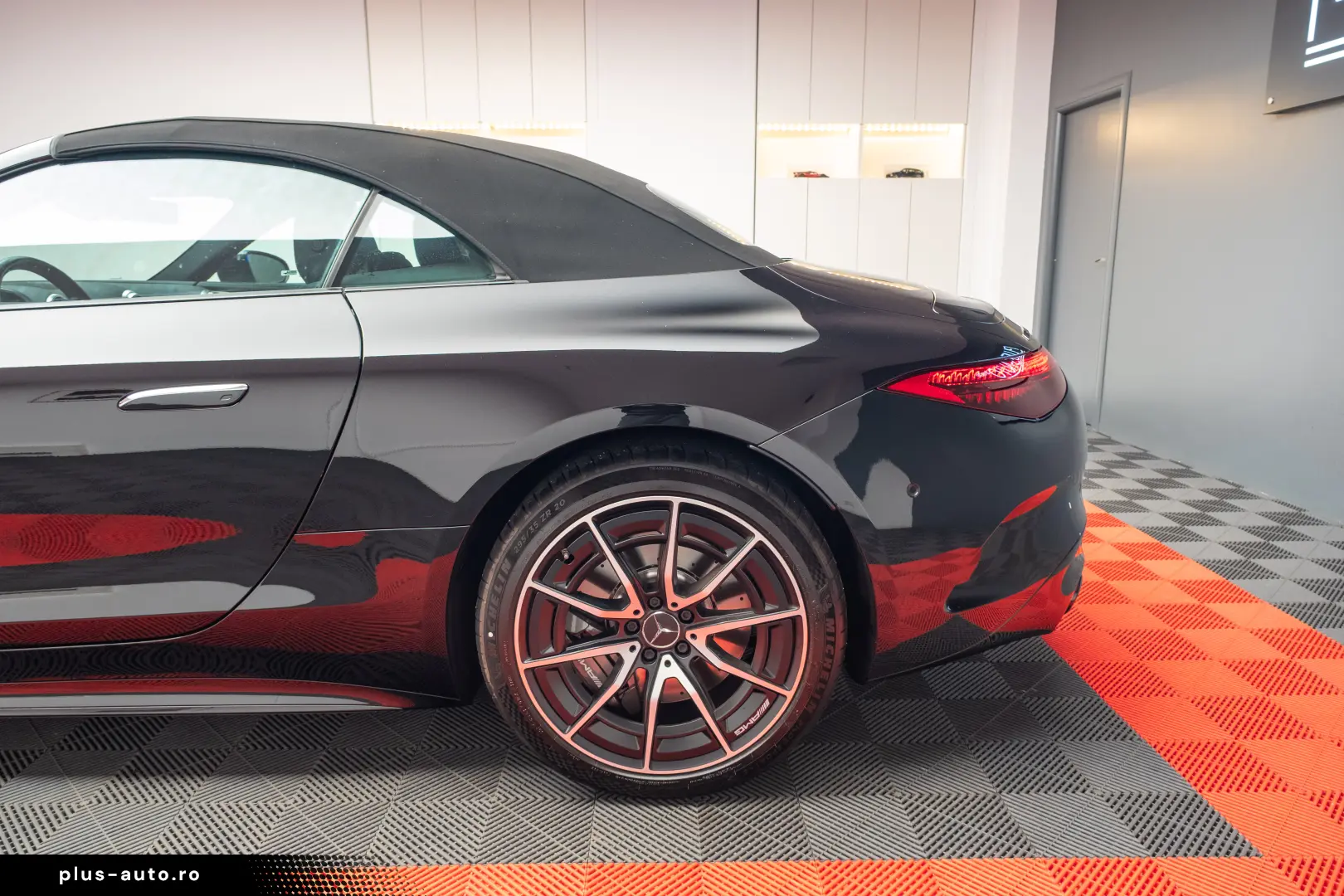 Mercedes Benz SL 43 AMG