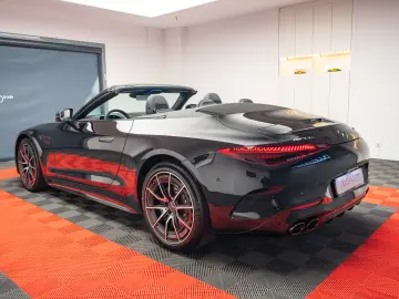 Mercedes Benz SL 43 AMG