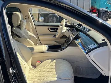 MERCEDES-BENZ S 400 d 4M AMG Chaffeur Pano Burmester
