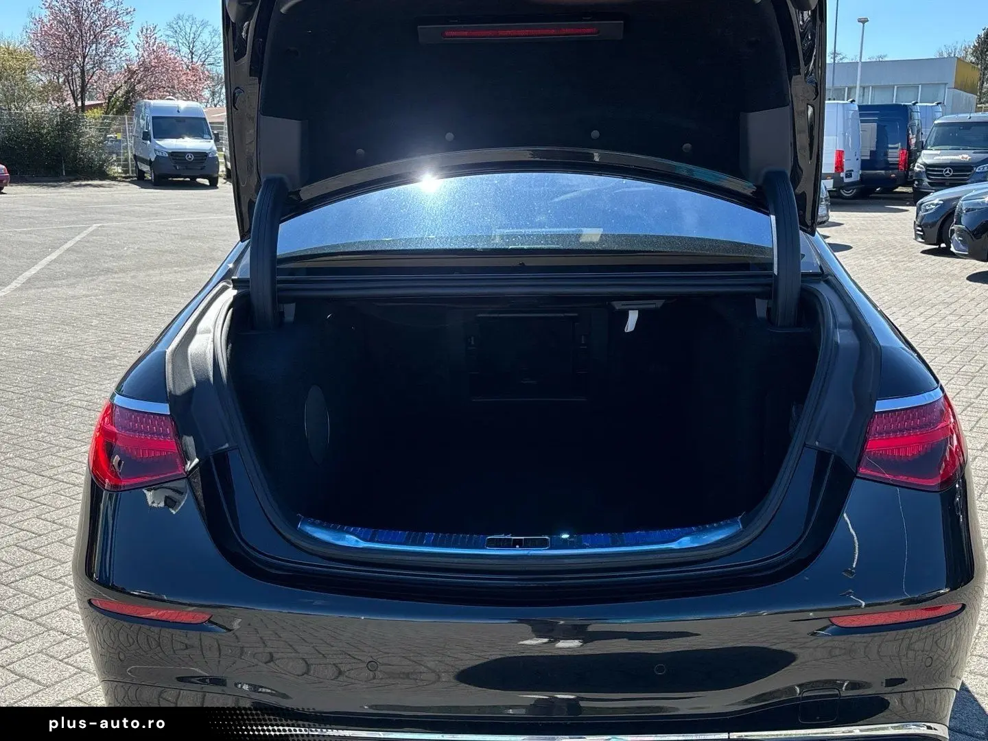 MERCEDES-BENZ S 400 d 4M AMG Chaffeur Pano Burmester