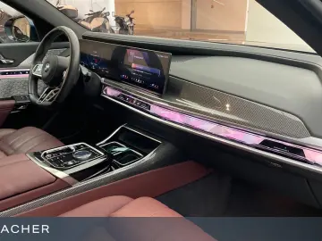 BMW i7 A xDr.60 M-Sport PRO Sbelü Fo-Entert NP 207T