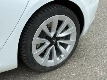 Tesla Model 3 Dual Motor Long Range