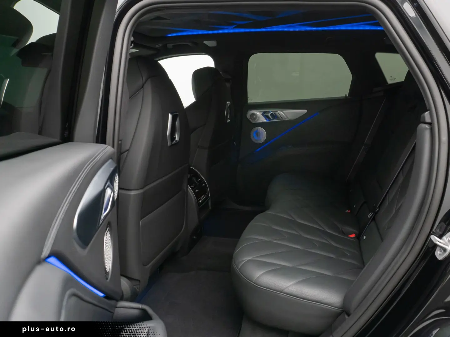 BMW XM 360  HUD DAB B&W Massage SoftCl AHK 23Zoll