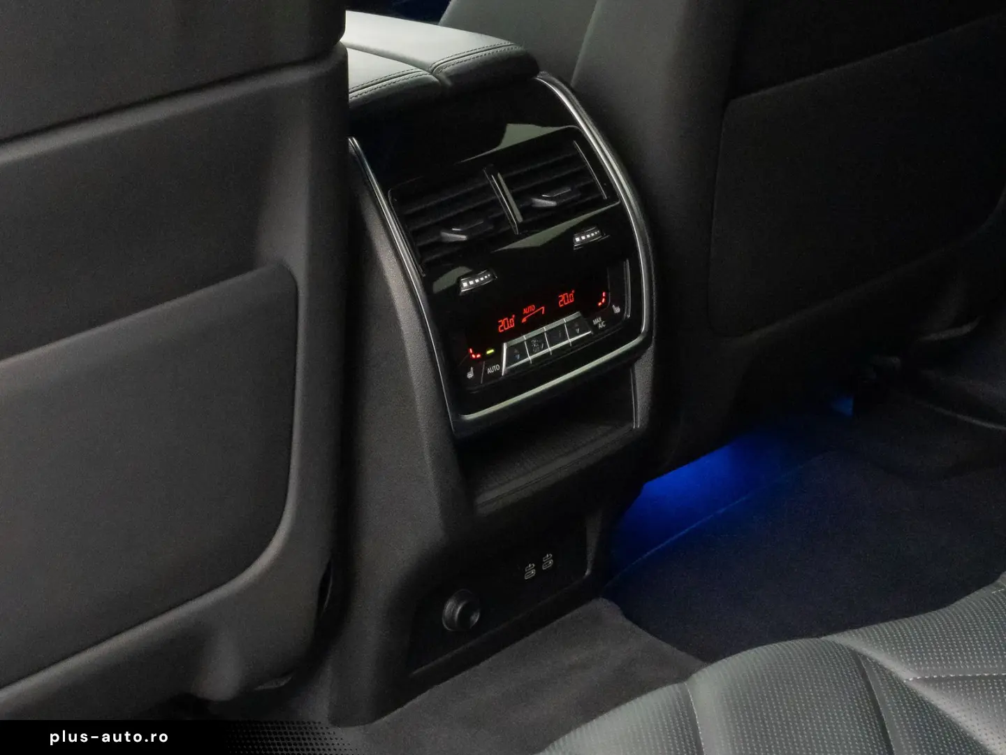 BMW XM 360  HUD DAB B&W Massage SoftCl AHK 23Zoll