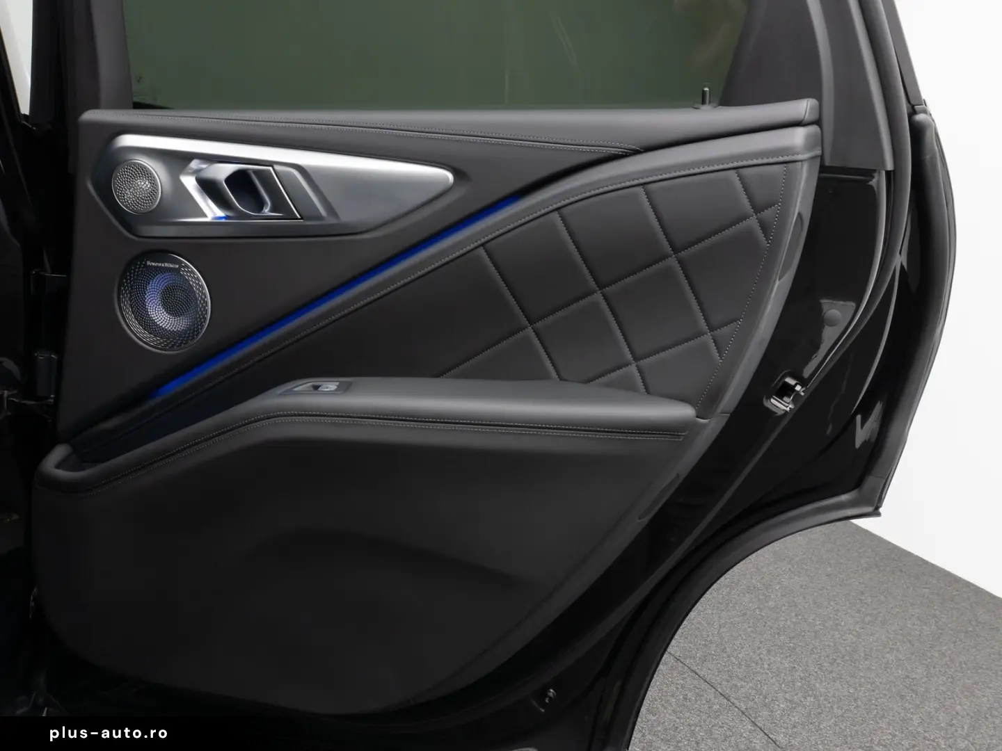 BMW XM 360  HUD DAB B&W Massage SoftCl AHK 23Zoll