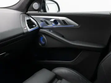 BMW XM 360  HUD DAB B&W Massage SoftCl AHK 23Zoll