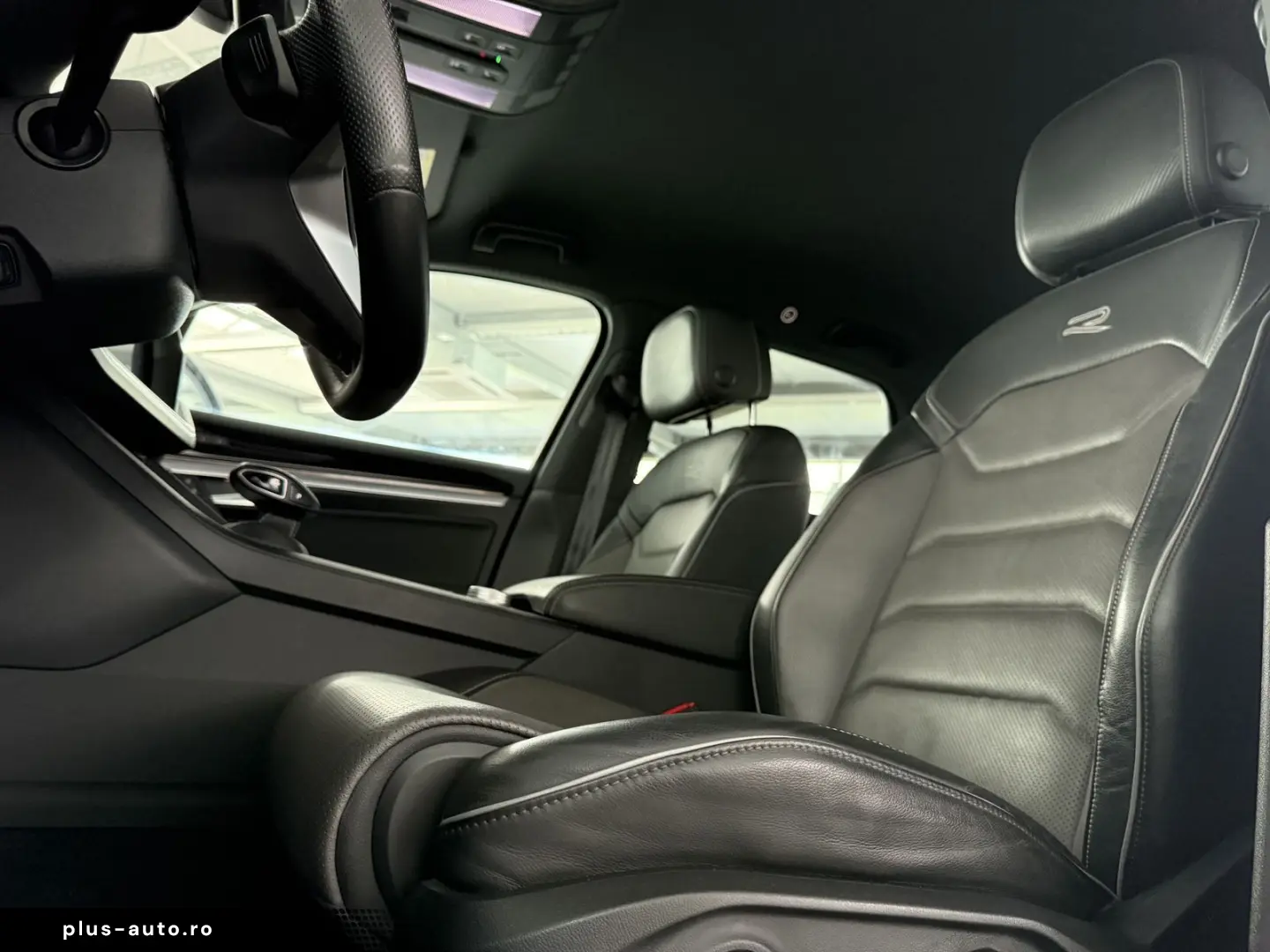 VW Touareg R-Line 4M  AIR  MATRIX  BLACK  DYN  STHZ