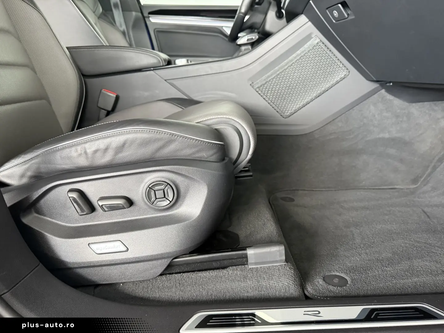 VW Touareg R-Line 4M  AIR  MATRIX  BLACK  DYN  STHZ