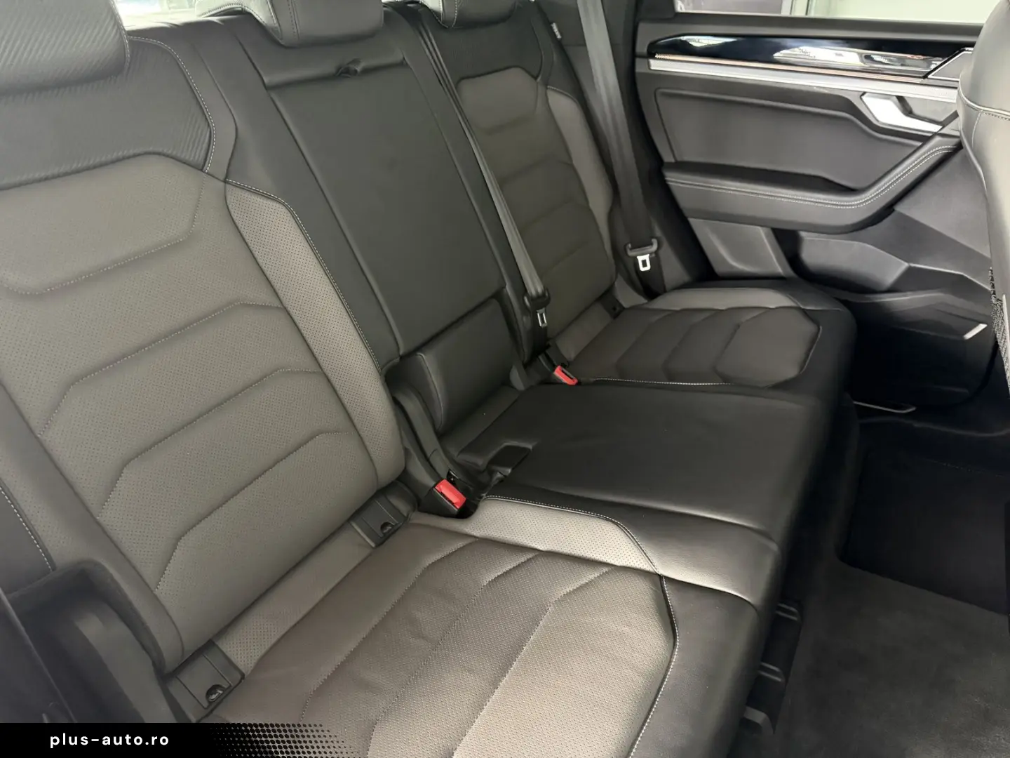 VW Touareg R-Line 4M  AIR  MATRIX  BLACK  DYN  STHZ