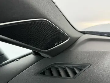 VW Touareg R-Line 4M  AIR  MATRIX  BLACK  DYN  STHZ