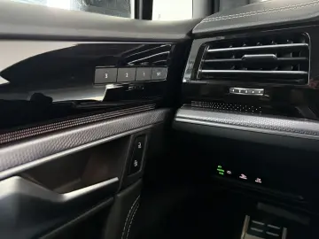 VW Touareg R-Line 4M  AIR  MATRIX  BLACK  DYN  STHZ