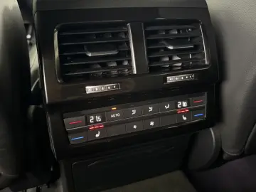 VW Touareg R-Line 4M  AIR  MATRIX  BLACK  DYN  STHZ