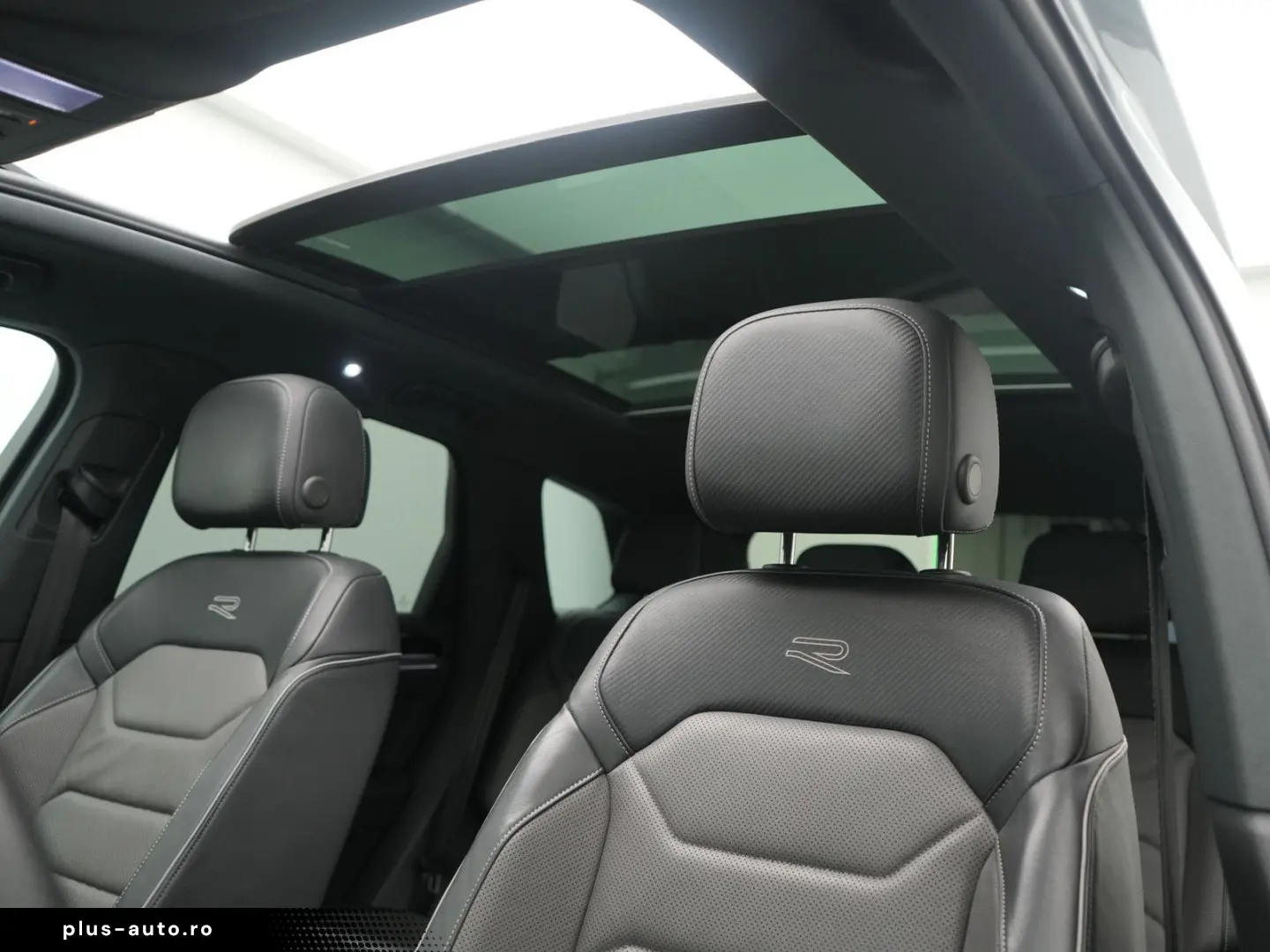 VW Touareg V6 R-Line STANDHZ PANO LUFT AHK LEDER