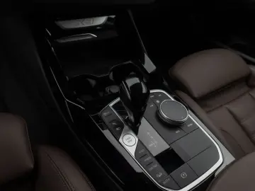 BMW X3 xD30e Kamera HUD DAB AHK Sport Komfort Leder