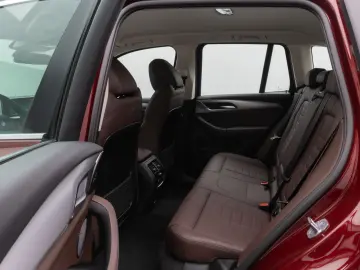 BMW X3 xD30e Kamera HUD DAB AHK Sport Komfort Leder