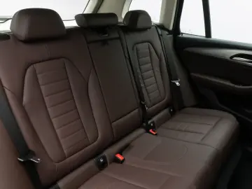 BMW X3 xD30e Kamera HUD DAB AHK Sport Komfort Leder