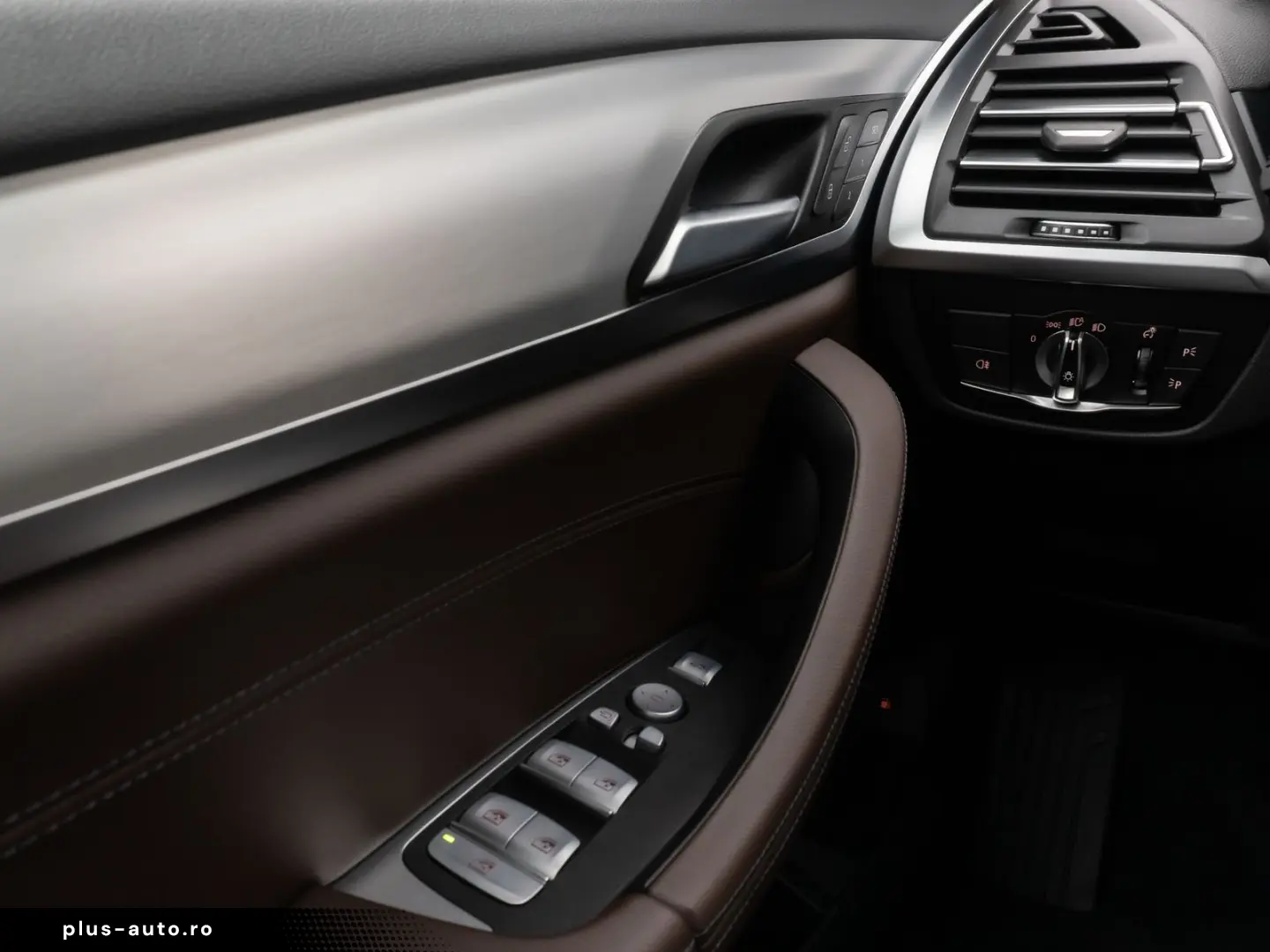 BMW X3 xD30e Kamera HUD DAB AHK Sport Komfort Leder