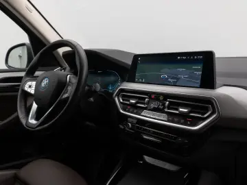 BMW X3 xD30e Kamera HUD DAB AHK Sport Komfort Leder