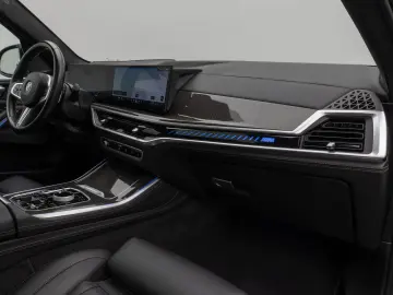 BMW X5 M60i 360  HUD H K SoftCl Panorama Sky Lounge