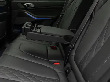 BMW X5 M60i 360  HUD H K SoftCl Panorama Sky Lounge