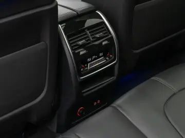 BMW X5 M60i 360  HUD H K SoftCl Panorama Sky Lounge