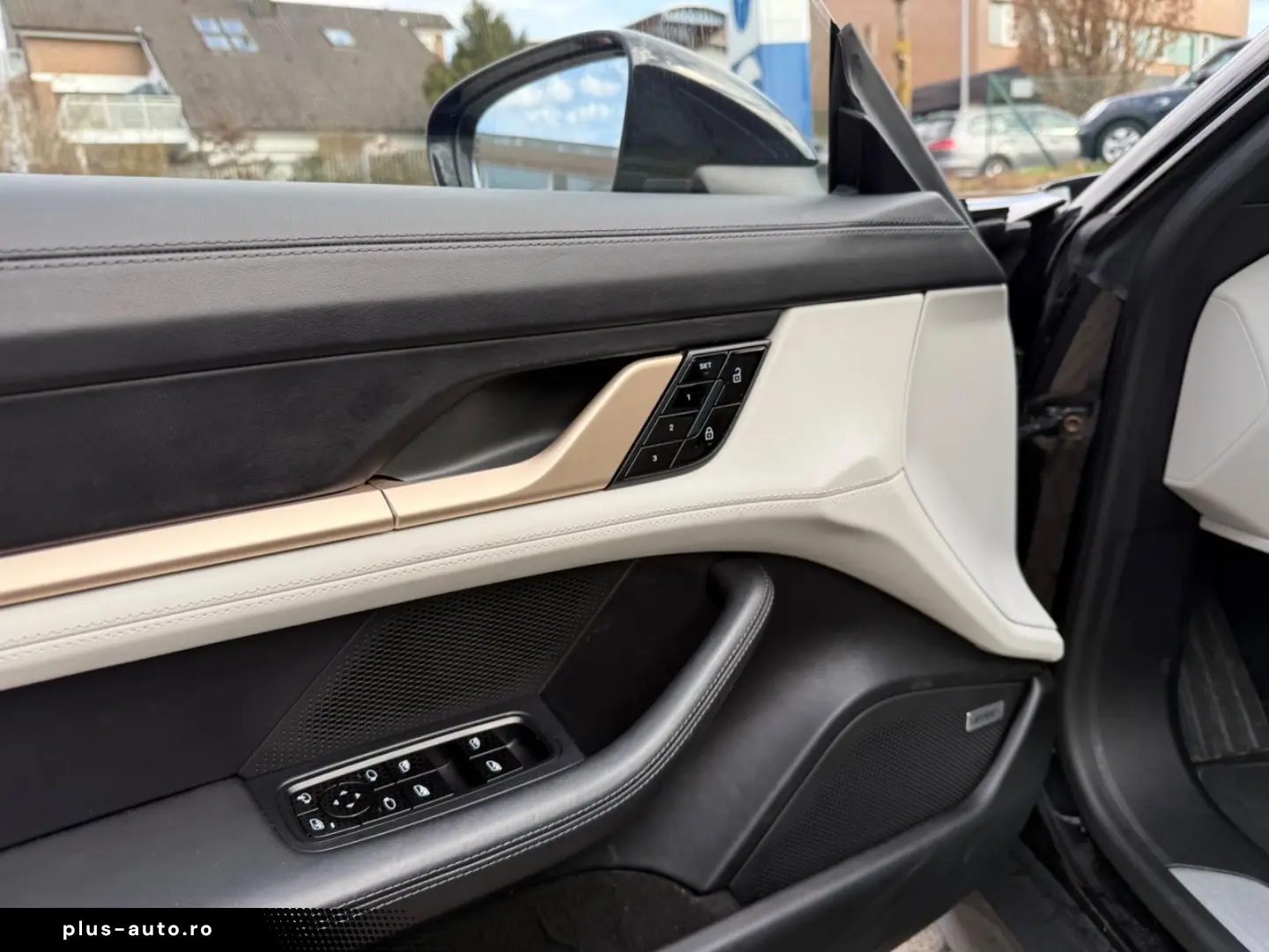 PORSCHE Taycan 4 SPano Keyless BFDisplay 21