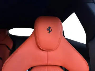 FERRARI Purosangue  HiFi PDC Klima Leder