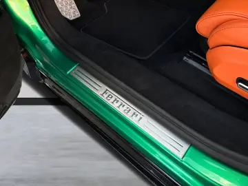 FERRARI Purosangue  HiFi PDC Klima Leder