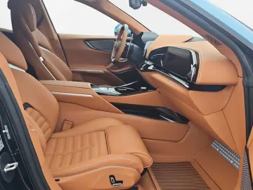 FERRARI Purosangue PANOROOF VENT SEATS LIFT JBL