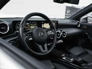 Mercedes-Benz A 200 Sedan 7G-DCT Style