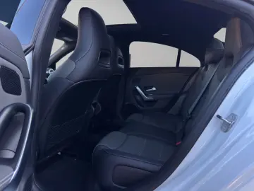 MERCEDES-BENZ CLA 250e AMG-Line Pano MBEAM Night Dis&hellip;