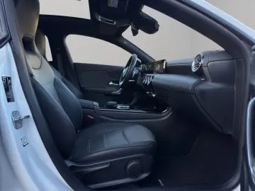 MERCEDES-BENZ CLA 250e AMG-Line Pano MBEAM Night Dis&hellip;