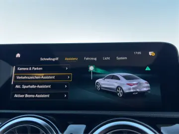 MERCEDES-BENZ CLA 250e AMG-Line Pano MBEAM Night Dis&hellip;