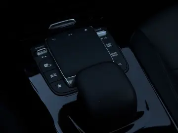 MERCEDES-BENZ CLA 250e AMG-Line Pano MBEAM Night Dis&hellip;