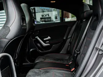 MERCEDES-BENZ CLA 250e 8G-DCT AMG LINE AMBIENTE PANO NIGHT