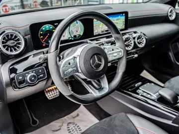 MERCEDES-BENZ CLA 250e 8G-DCT AMG LINE AMBIENTE PANO NIGHT