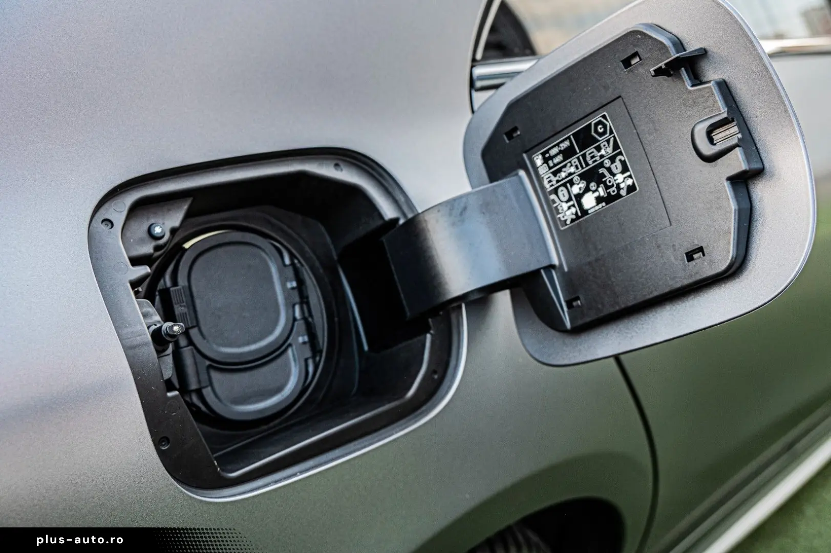 MERCEDES-BENZ CLA 250e 8G-DCT AMG LINE AMBIENTE PANO NIGHT