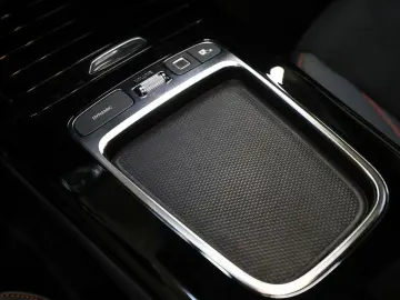 MERCEDES-BENZ CLA 250 e Coupé AMG Sport Advanced  Di&hellip;