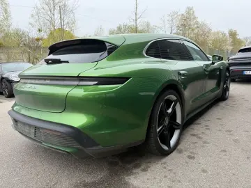 PORSCHE Taycan Turbo Sport Turismo PCCB PDCC Alu 21  SCP