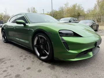 PORSCHE Taycan Turbo Sport Turismo PCCB PDCC Alu 21  SCP