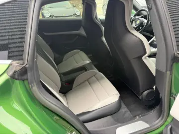 PORSCHE Taycan Turbo Sport Turismo PCCB PDCC Alu 21  SCP