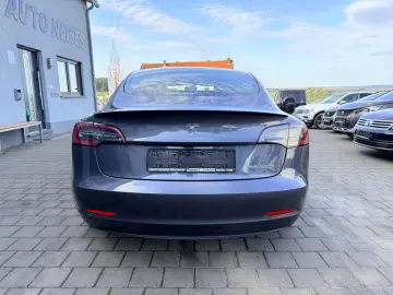 TESLA Model 3 Performance    1. Hand     GREY